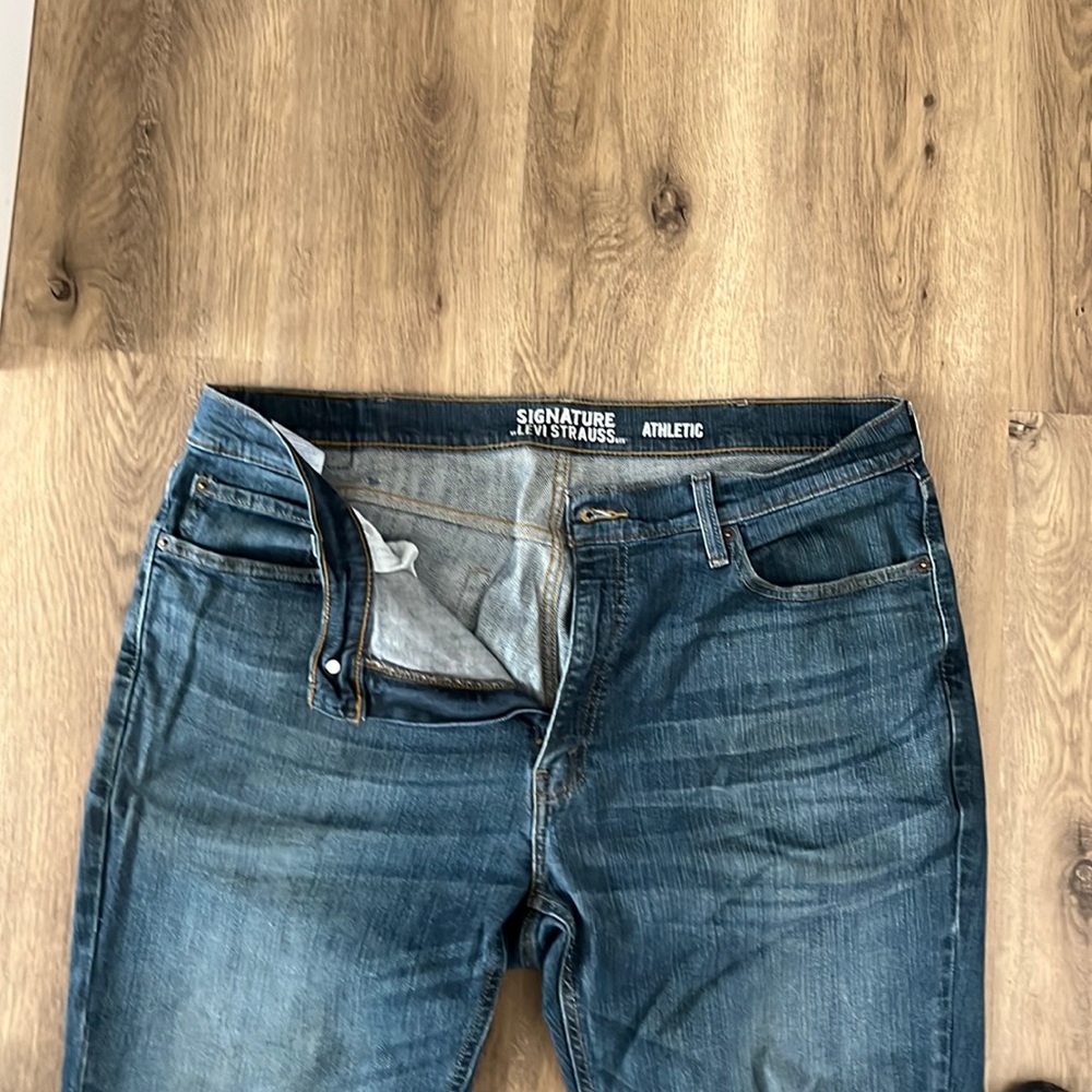 Levi signature Athletic cut jeans